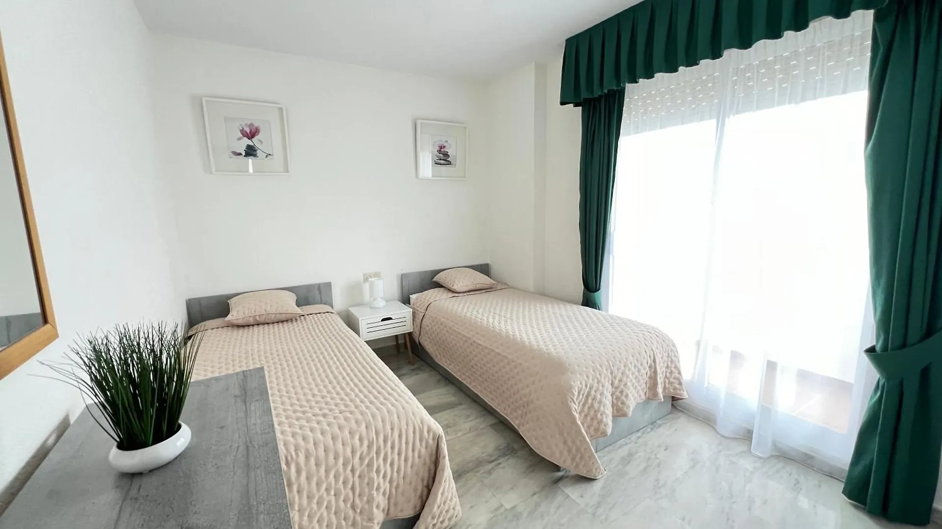 Costalita - 2 Bedroom Apartment 350M From The Beach Estepona